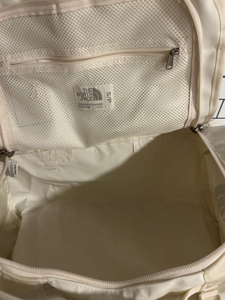 North Face Taschen: The North Face Duffel Grösse S White Dune – Gebraucht aus Biberist von Blatter123456789 7
