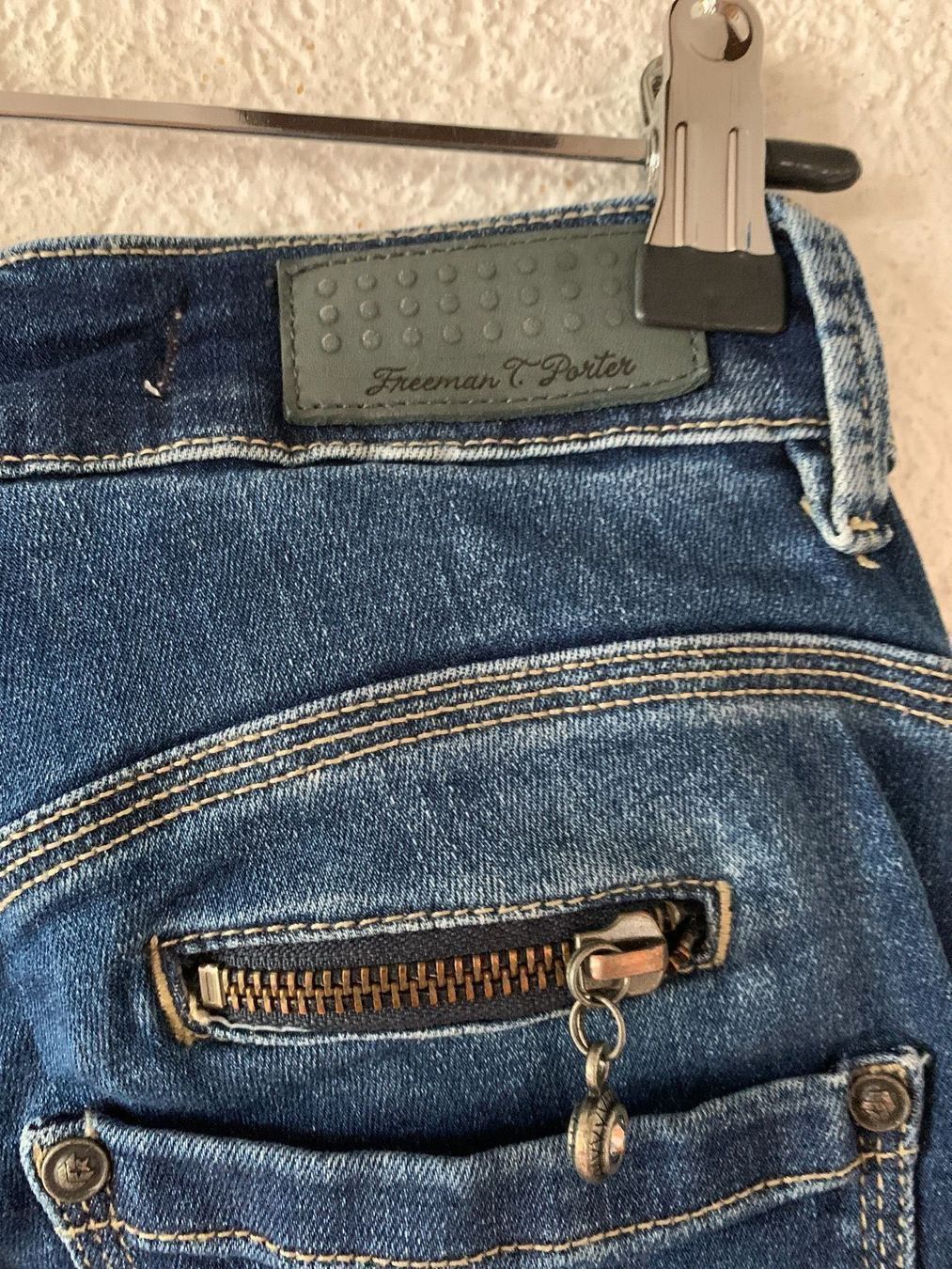 Freeman T. Porter Pantaloni: Kurze Hosen Freeman T.Porter Gr.24 – Usato da Linden venduto da Annelie12 2