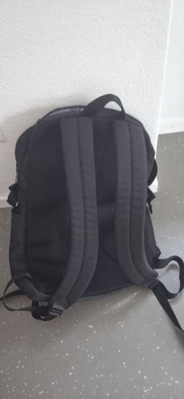 Adidas Rucksäcke: Adidas backpack – Gebraucht aus Martigny von Georgia_Red 2