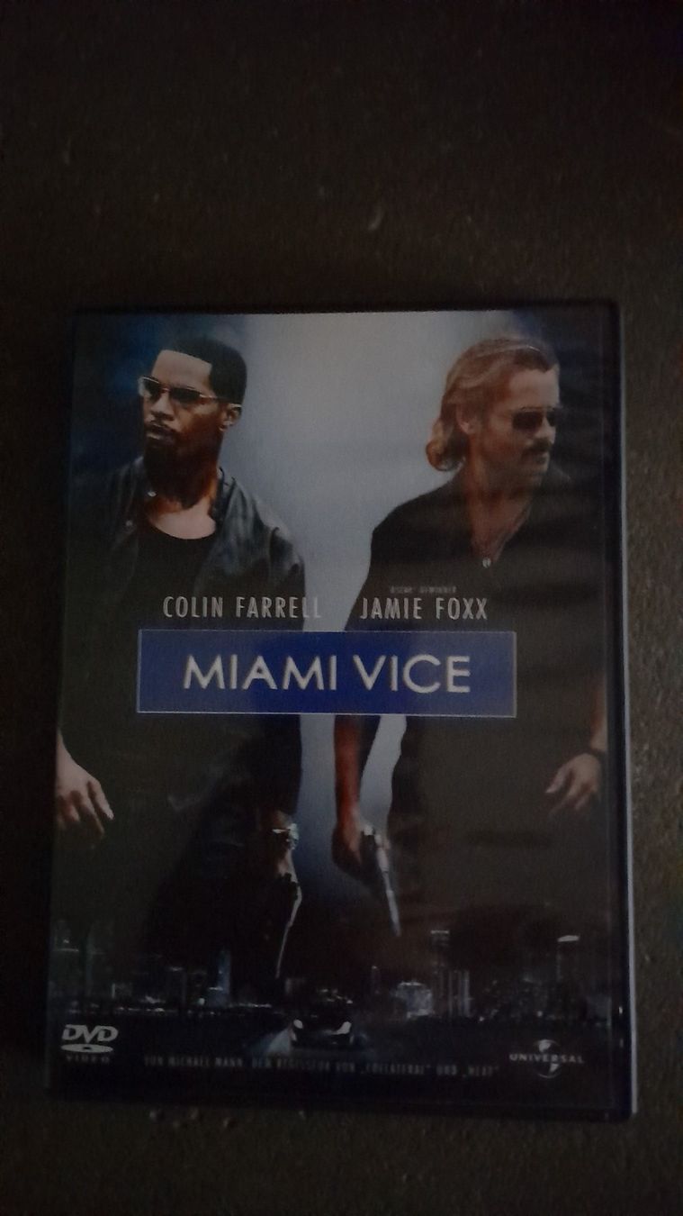 Tutti i DVDs: MIAMI VICE  DVD – Usato da Wetzikon ZH venduto da Ramones01