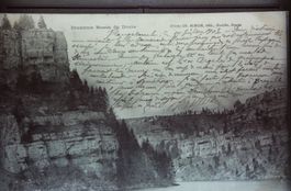 Le rocher de la vierge au bord du lac des Brenets