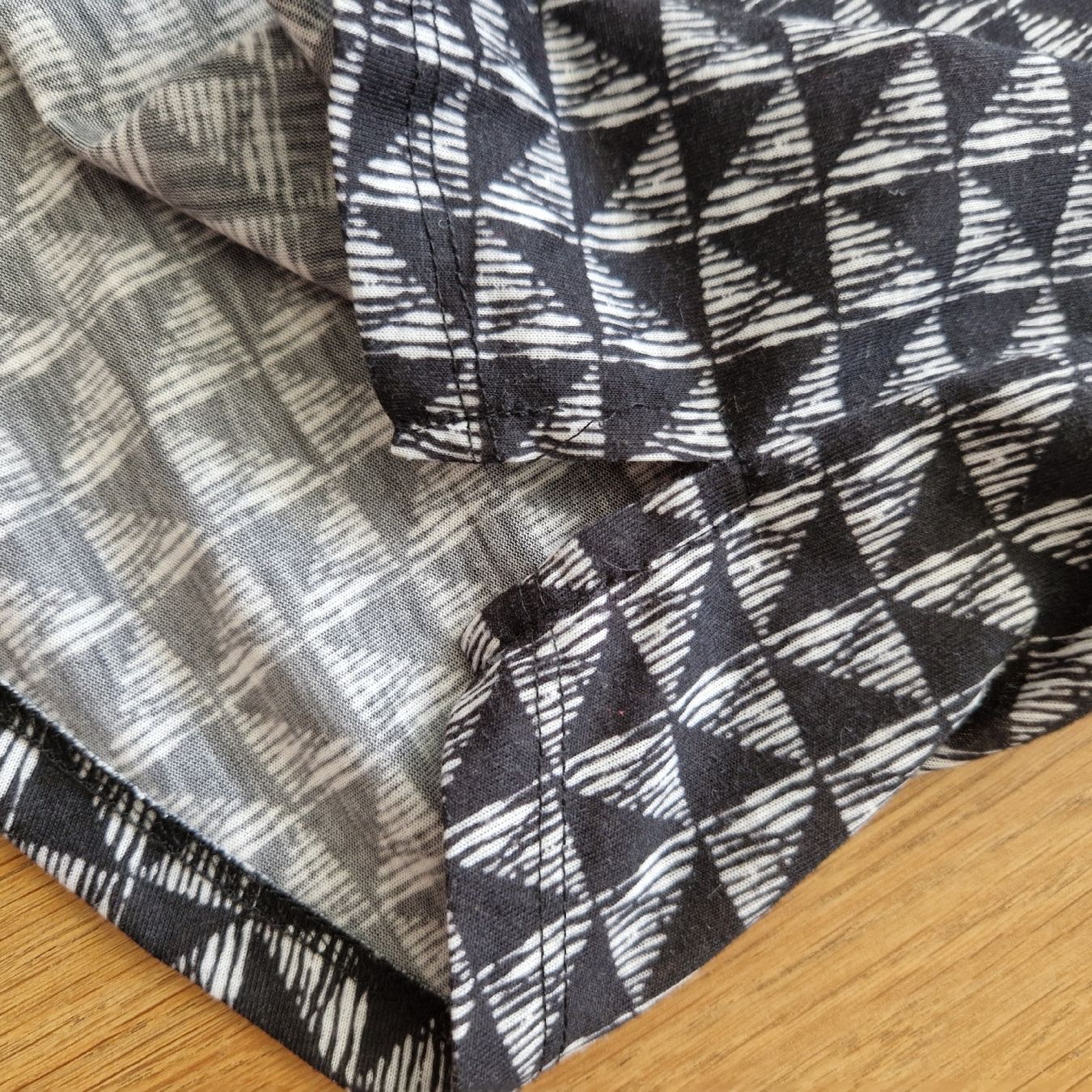 H&M Camicette: Schicke Bluse von H&M mit Muster, Grösse S/ M – Usato da Nendeln venduto da Zopfie_ 8