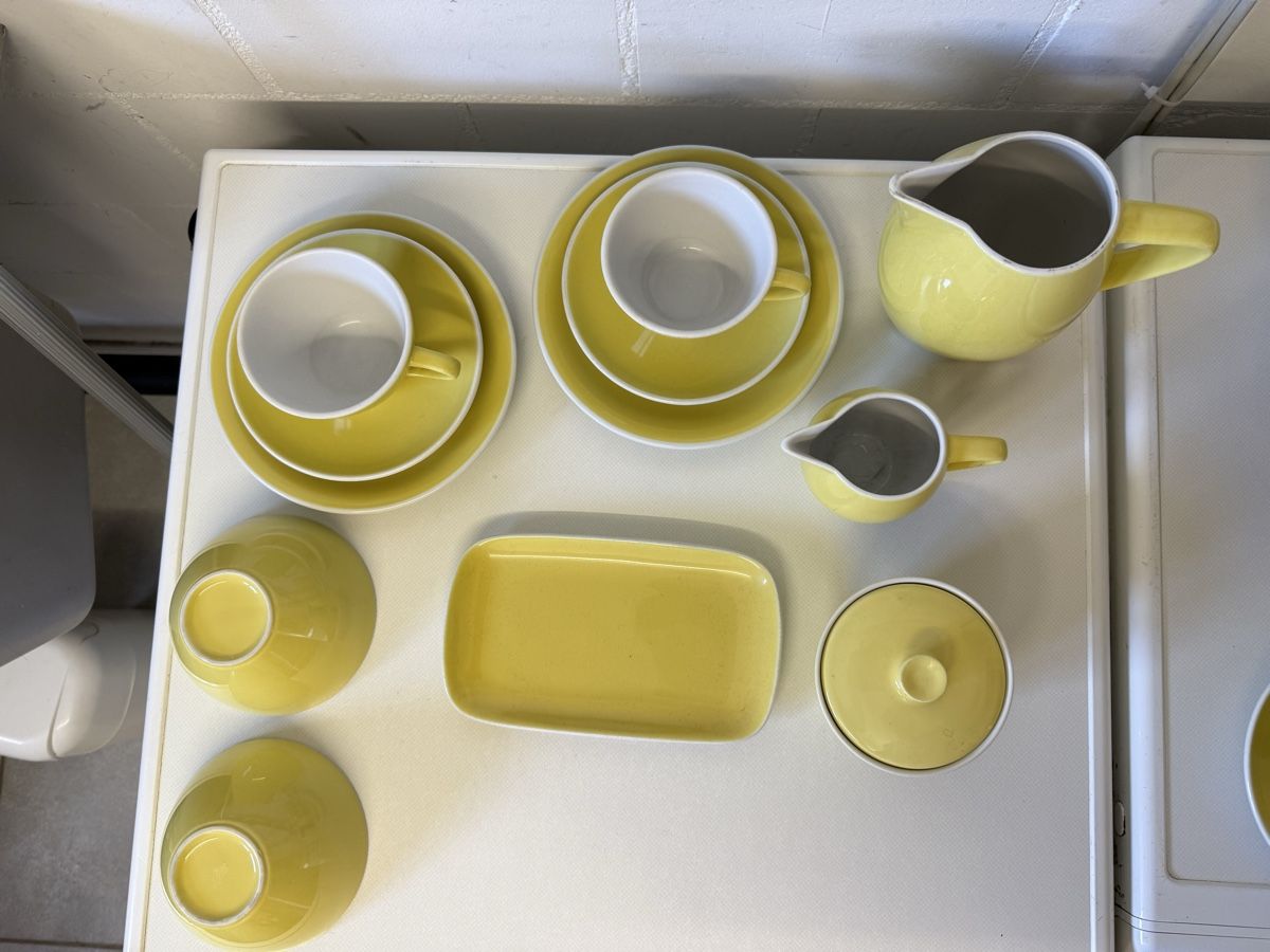 Rössler Set di piatti: Ensemble petit déjeuner Rössler jaune – Usato da Les Genevez JU venduto da fabliane 1