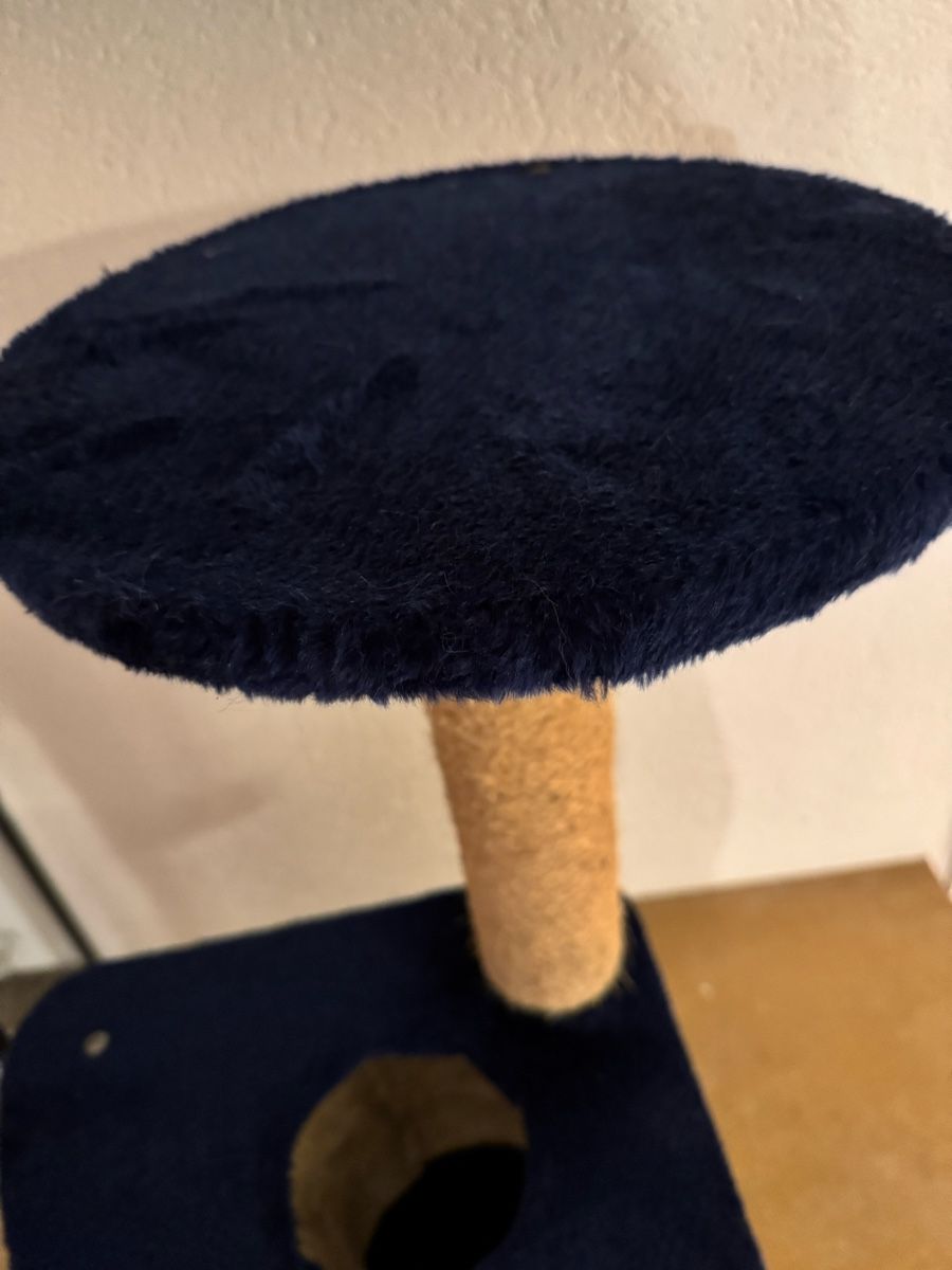 Tiragraffi: Arbre pour chat – Usato da Montsevelier venduto da ber_88db 2