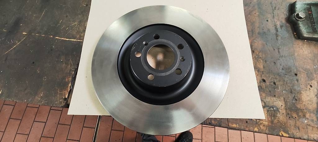 Tutti pezzi di ricambio auto: Bremsscheibe Bosch 0986479302 – Nuovo e nell'imballaggio originale da Veltheim AG venduto da lagunav624v 2