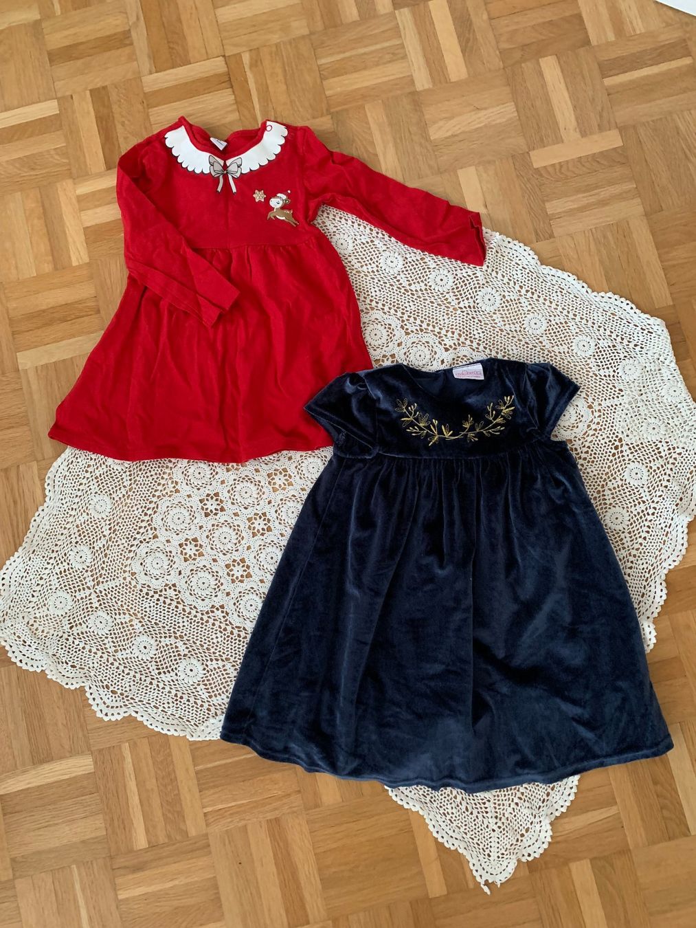 Vestiti & Gonne: 2 jolies robes Gr.92 NEU! – Nuovo (secondo la descrizione) da Moutier venduto da chDuplessy