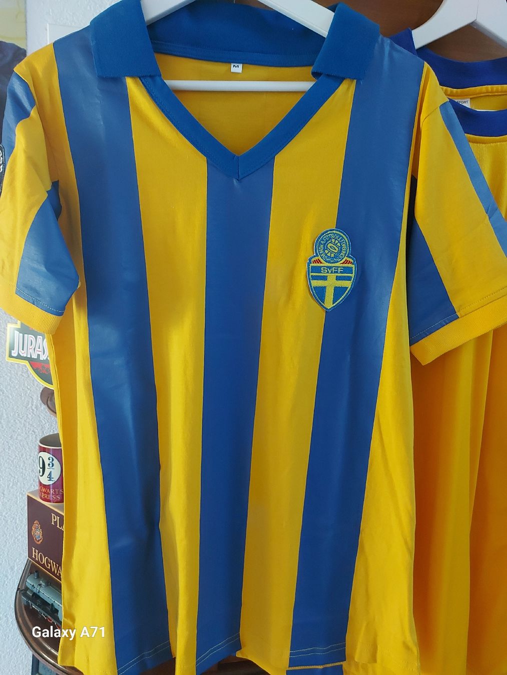 Maillots de corps & Pantalons: 3 Schwedentrikot 1xM & 2xL – D'occasion à Rumisberg par AaronRodgers81 1