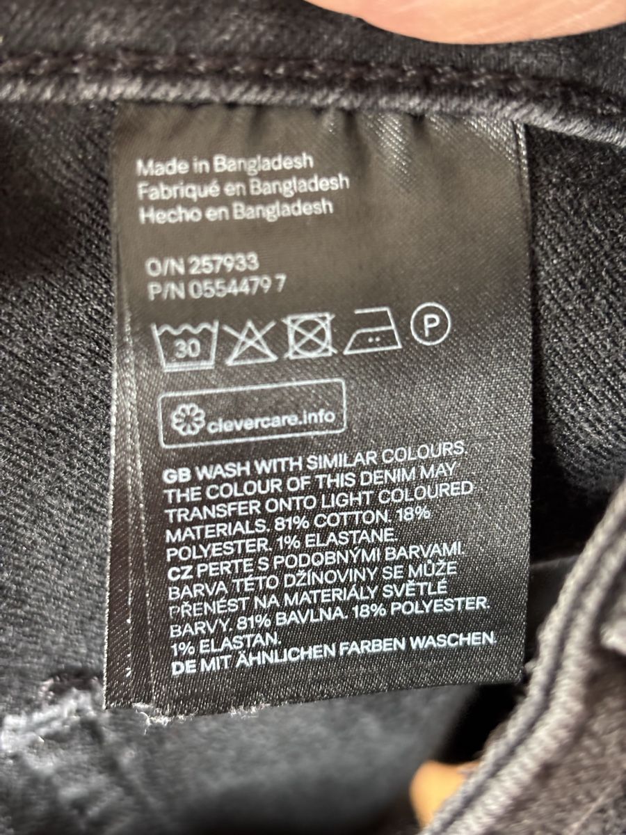 H&M Pantaloni: Kurze Hose schwarz 38 – Usato da Kesswil venduto da Branca-01 7
