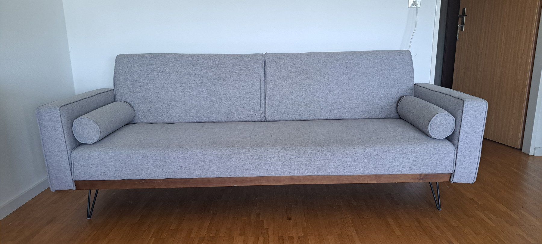 Sofas: Schlafsofa, Pinlegs – D'occasion à Aarau par ing_sfn7