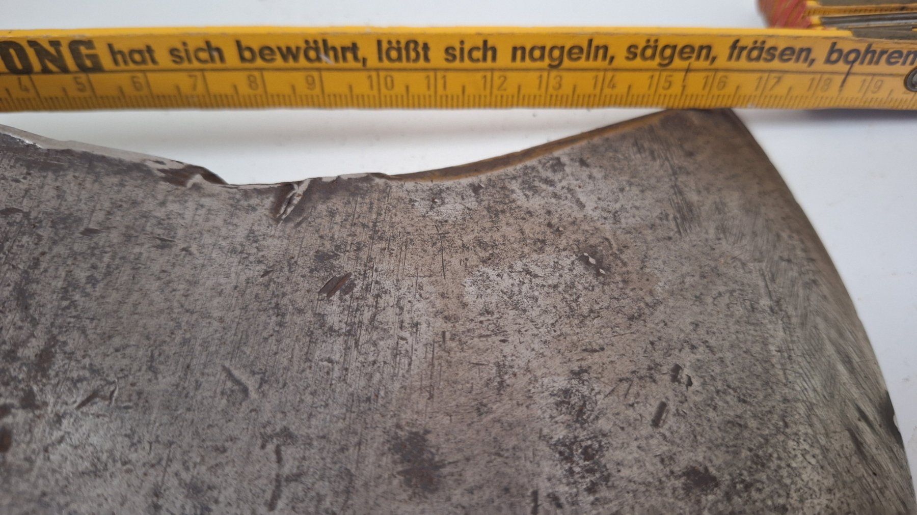 Tutti gli attrezzi: antikes  geschmiedetes Beil – Usato da Arlesheim venduto da shopradl 5