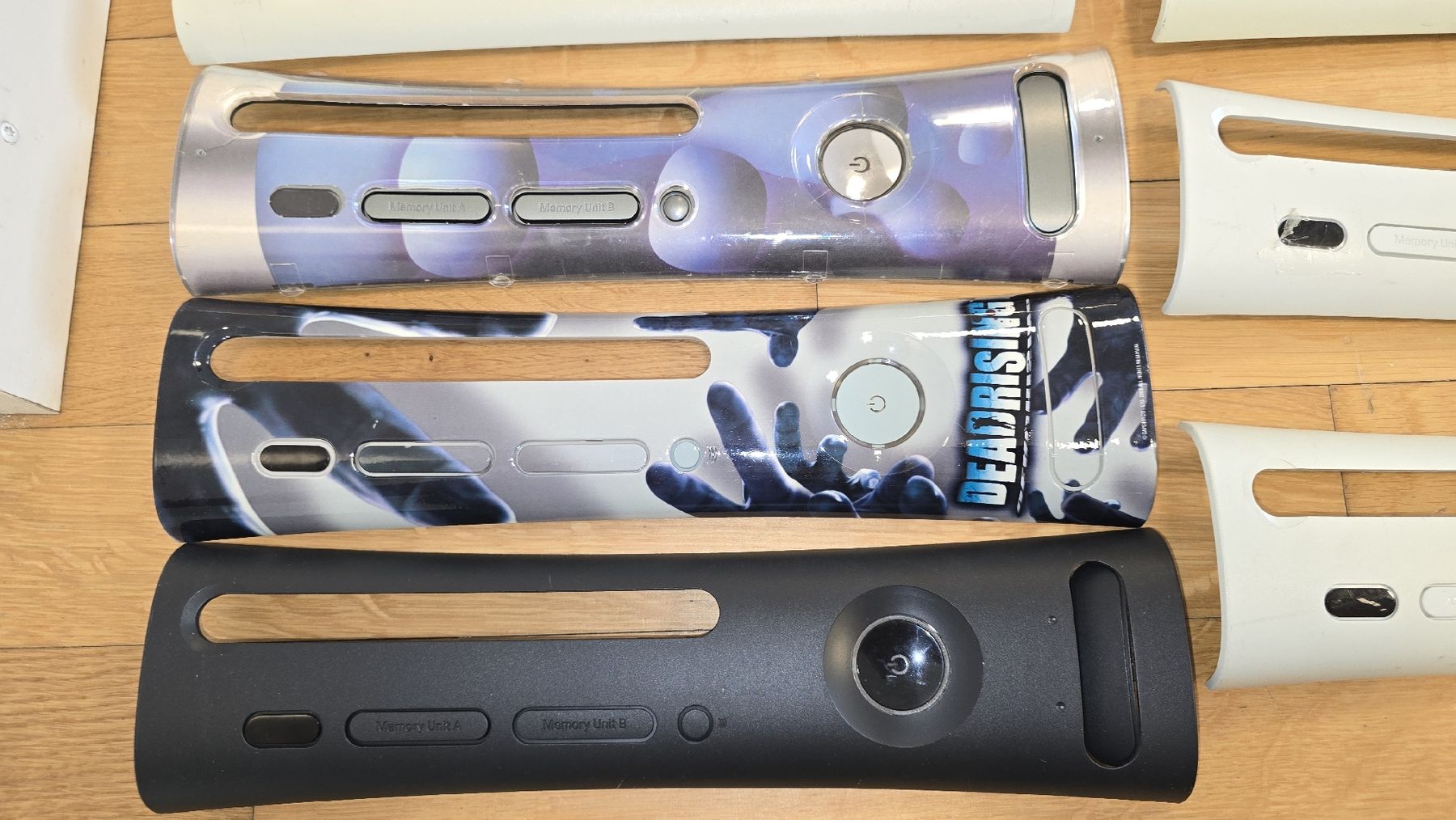 Microsoft Consoles: Xbox 360 Vordere abdeckungen – D'occasion à Lenzburg par cameleoncolor 1