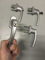 4 Stk. Fenstergriffe abschliessbar Aluminiumsilber gebraucht
