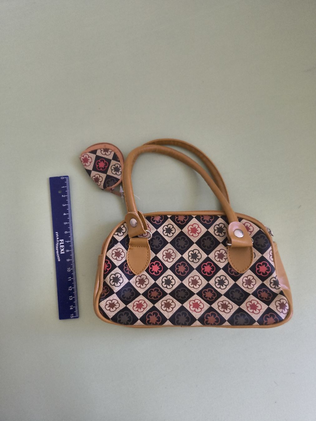 Borse: petit sac à main – Usato da Sonceboz-Sombeval venduto da mayling_ngo 2
