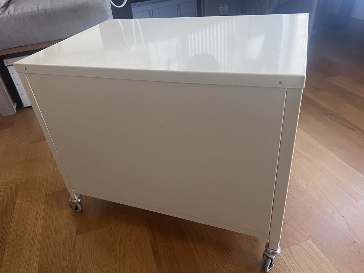 Ikea Cassettiere: Abschliessbares Büromöbel auf Rollen – Usato da zürich venduto da zuerei 2