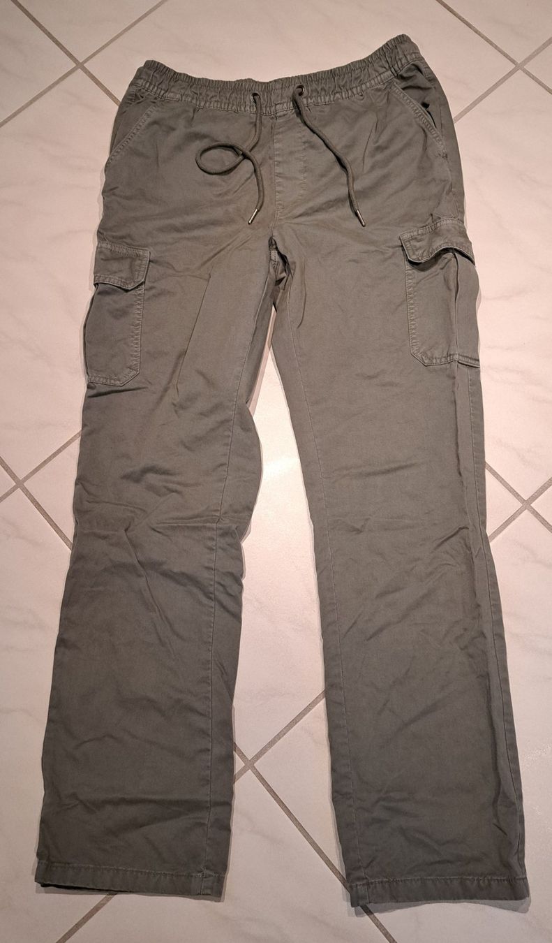 Pantaloni: Hose mit aufgesetzten Taschen Gr. L – Nuovo (secondo la descrizione) da künten venduto da himelblau