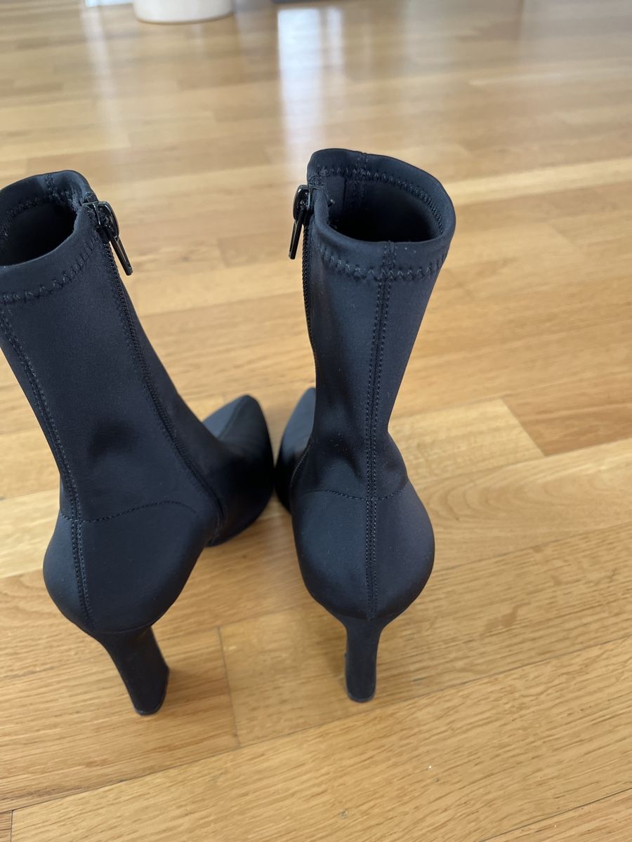Scarpe da donna: Stiefelette sock boots Gr. 37 pull&bear – Usato da Zürich venduto da ufe_f5q5 2
