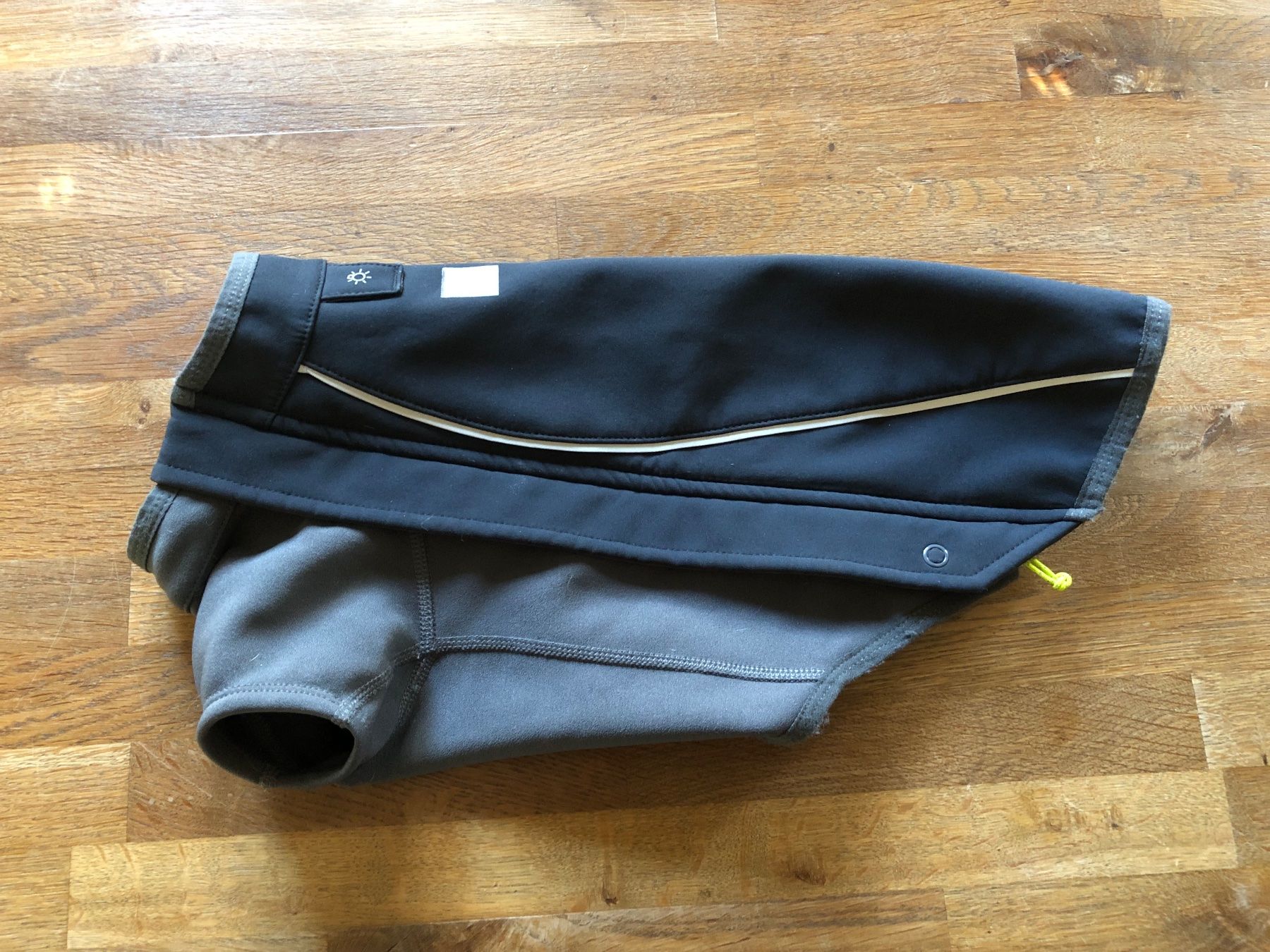 Abbigliamento: Ruffwear Softshell Hundematel – Usato da Schwerzenbach venduto da frauminze