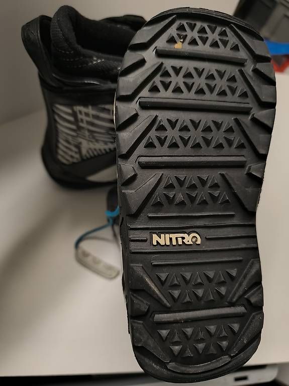 Scarpe per ragazzi: Kinder Snowboard shuhe – Usato da St. Gallen venduto da rac_8n8q 2