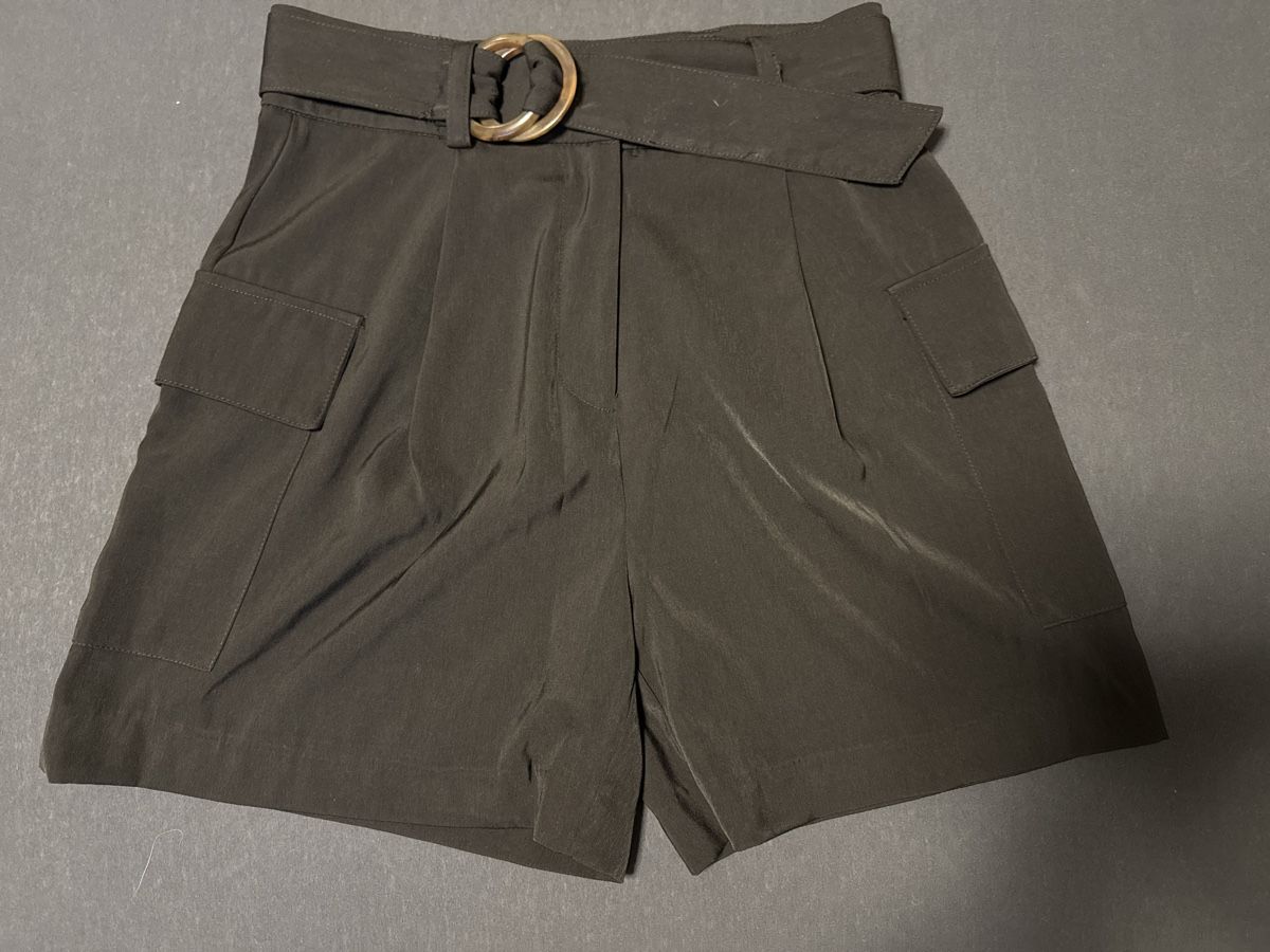 Pantaloni: Elegante Shorts Gr.42 – Usato da Zürich venduto da DiemN