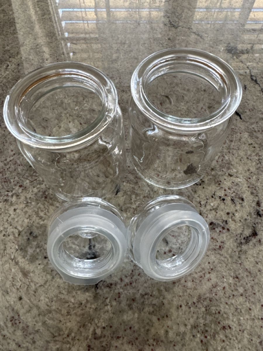 Gläser: 2 Vorratsgläser mit Deckel Glas – Gebraucht aus Heiden von Bettyk11. 1