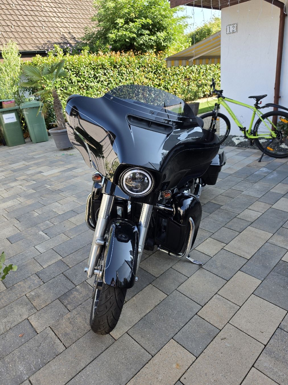 Harley-Davidson Touring: Harley Davidson Street Glide Touring – Usato da embrach venduto da martinleite