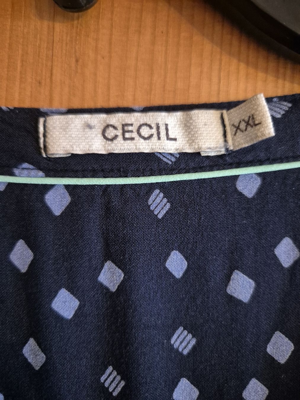 Cecil Camicette: CECIL Damenbluse dunkelblau mit Muster Grösse XXL – Usato da Mürren venduto da daniela_sch_96 1