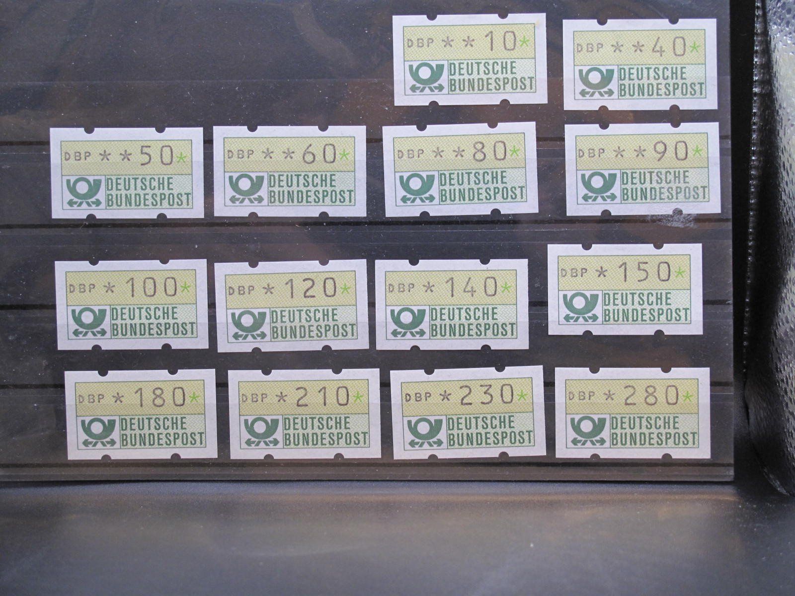 Tutti i francobolli: BRD 1981 Freimarken Emblem Bundespost VS1** – Usato da Wil SG venduto da fva01