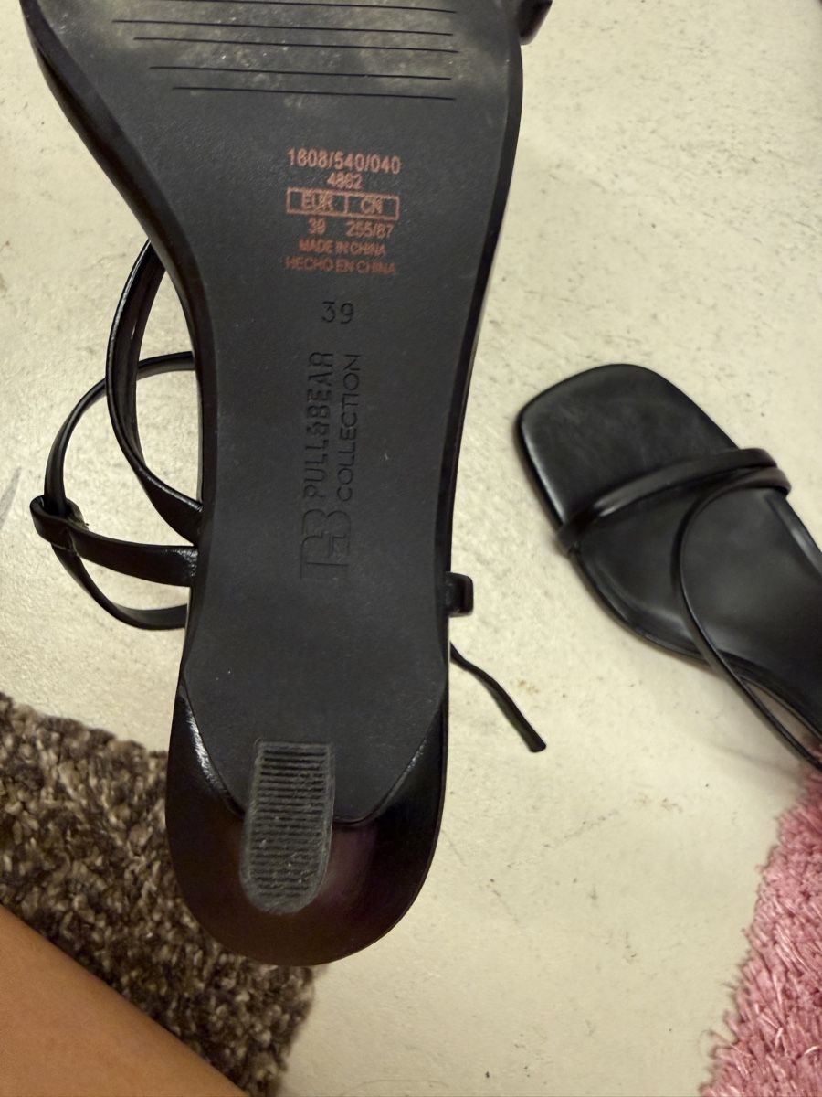 Pull&Bear Chaussures femmes: Pull & bear High heels schwarz – Neuf (Voir description) à Zürich par Ivana.miloradovic 2