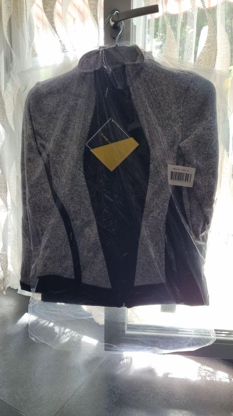 Jacken: Neue Softshell Strickjacke Gr. S – Neu und originalverpackt aus Oftringen von Leleni