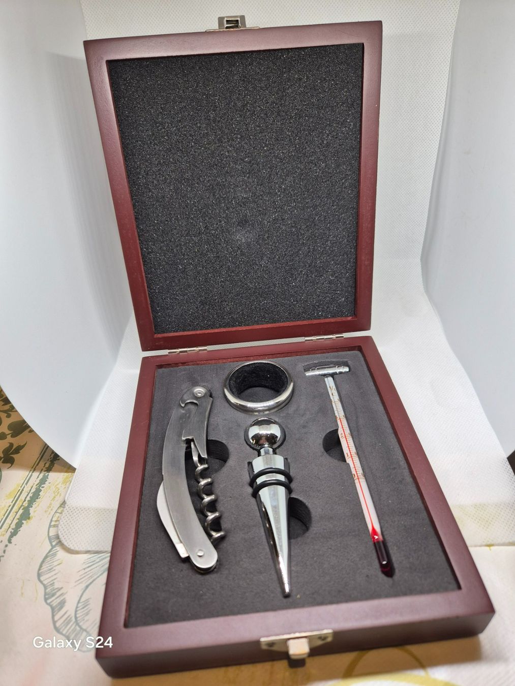 Flaschenöffner & -verschlüsse: Weinaccessoires-Set mit Thermometer und Flaschenöffner – Gebraucht aus Losone von bal_gfp6