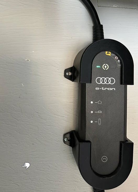 Chargeurs de batterie: Audi-Ladegerät Wandhalterung – Neuf (Voir description) à Kölliken par Kusi44