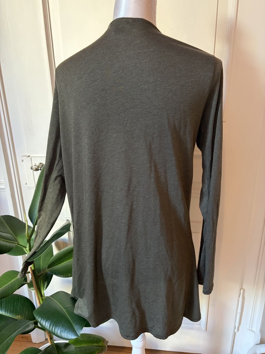 Lots de vêtements: Damen Kleidung 4er Set – D'occasion à St. Gallen par Debi. 2