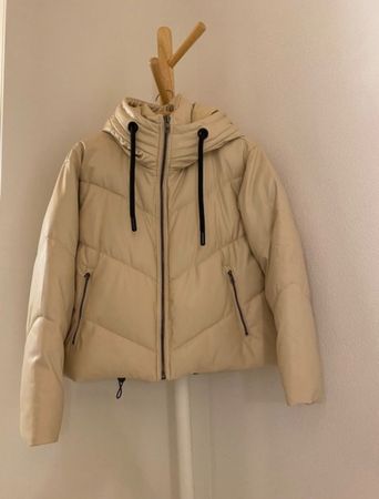 Zara Winterjacke XS beige top