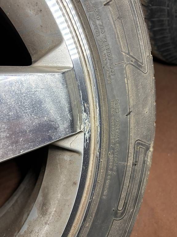 Dodge Cerchioni: Jantes Dodge – Usato da St-Aubin-Sauges venduto da Pas-d-bol 1