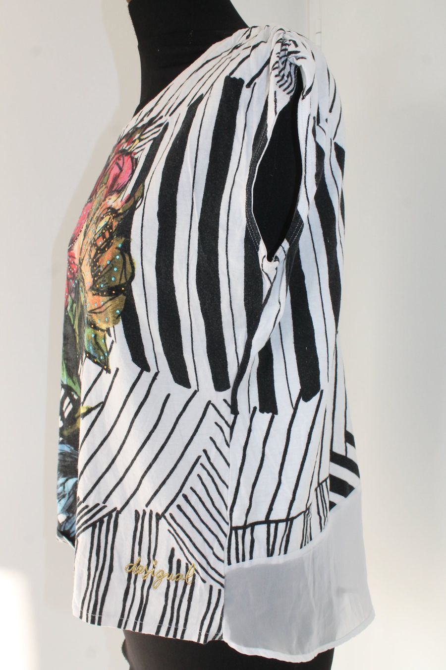 Desigual Top: Top DESIGUAL L – Usato da Chez-le-Bart venduto da jasse 1
