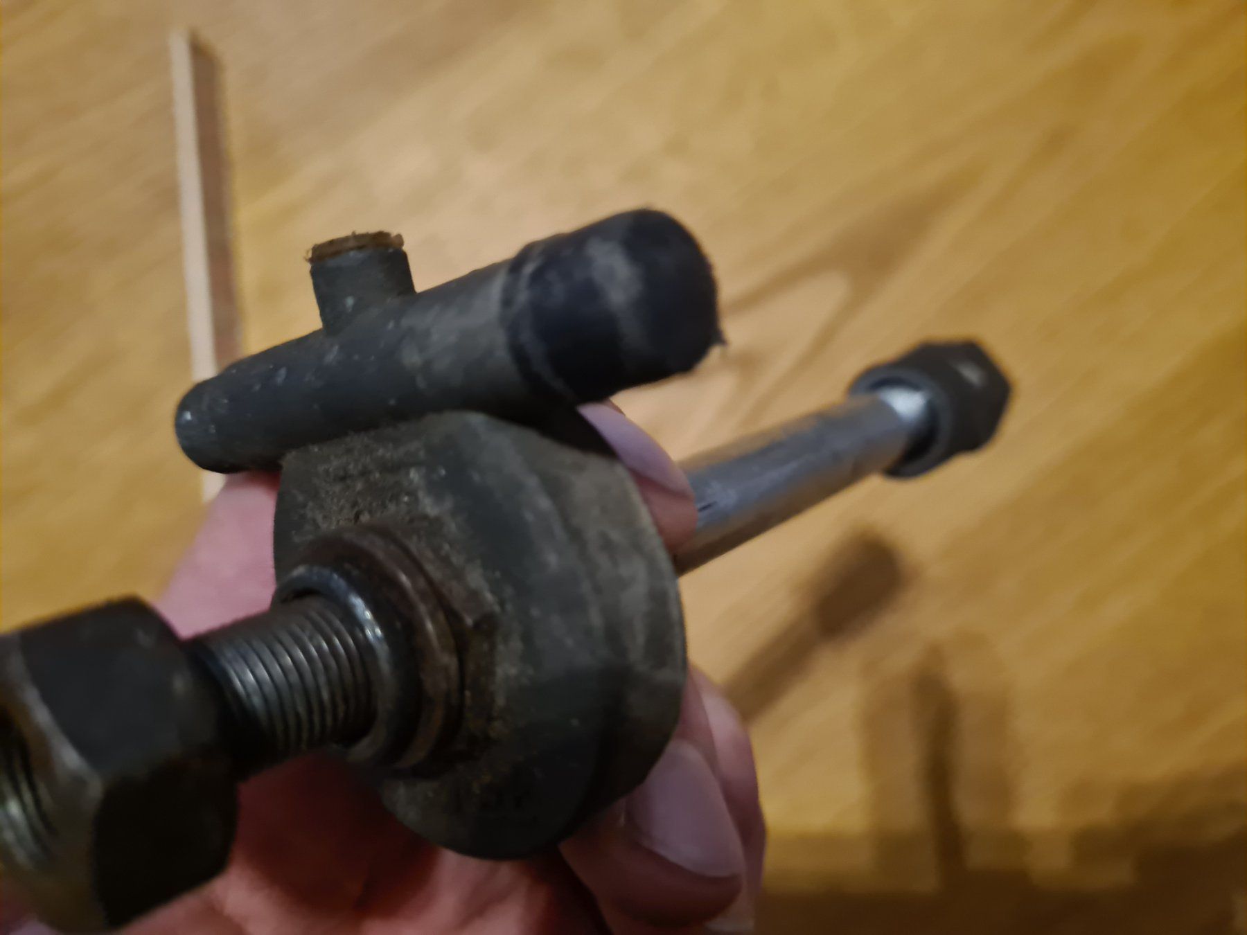 Sachs Ciclomotori: Vorderrad Achse mit Tacho Huret – Usato da frümsen venduto da Sailem 1
