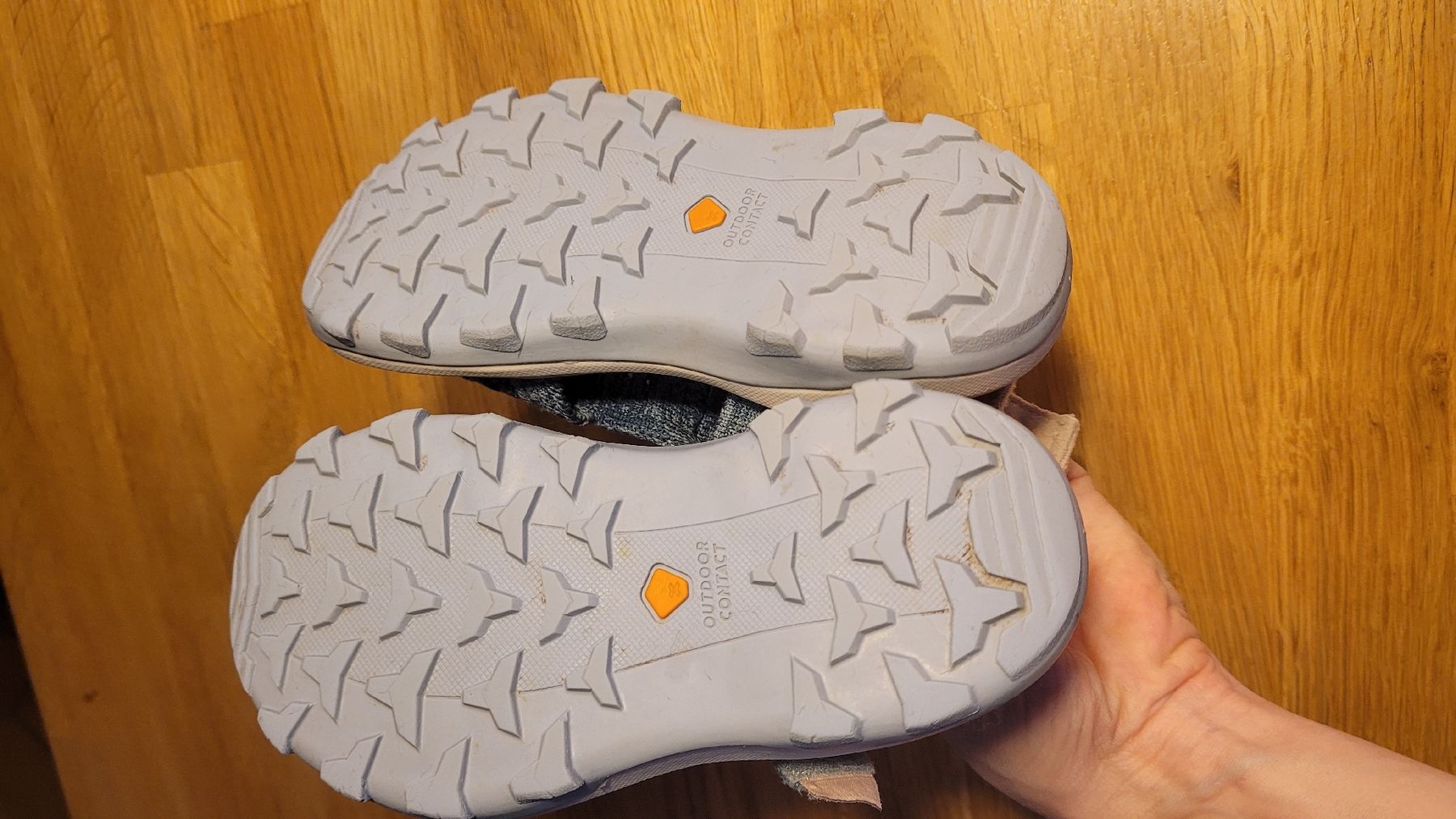 Decathlon Scarpe per ragazze: Wadersandalen, Grösse 28 – Usato da Uetendorf venduto da Heyhey3661 1