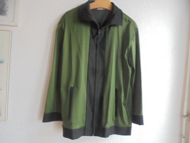 Giacche: Jacke Olive/Grün/Schwarz Gr. 42 - 46 – Usato da Hinwil venduto da Glasperlen 1