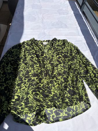 Chemisier noir et vert Ichi 