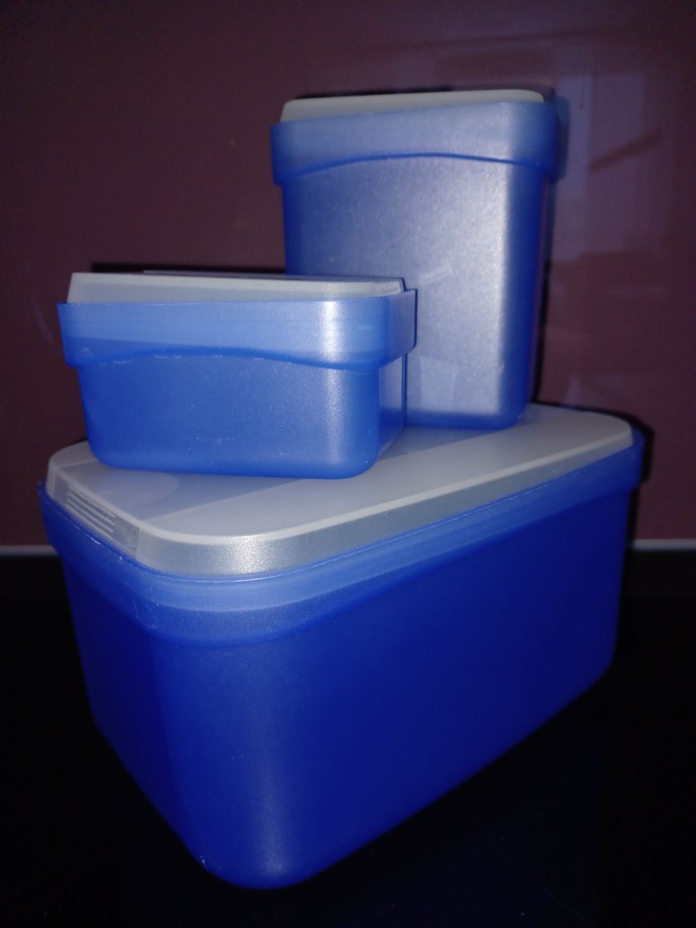 Tupperware Contenitori & Simili: Tupperware Click-Box Blau mit Deckel 3 Stk. – Usato da Seewen SZ venduto da Herakles5