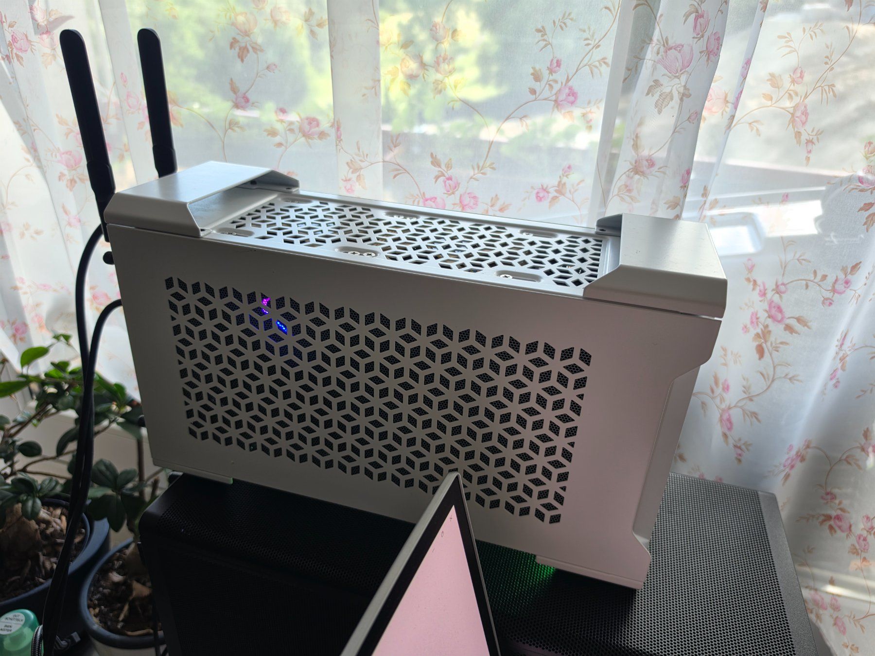 Intel PC: Intel NUC 9 Pro / Quartz Canyon Mini-Workstation – Usato da Wittenbach venduto da mou_c9st 2