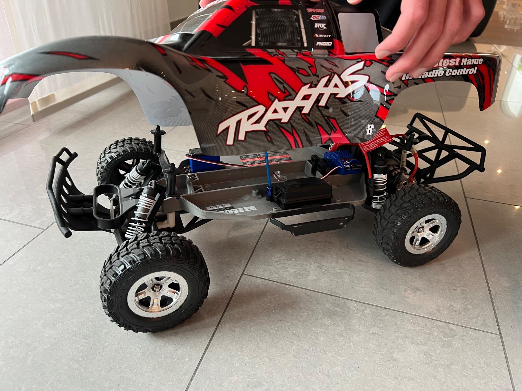 Traxxas RC Modellbau: Ferngesteuertes Auto – Gebraucht aus Oberlunkhofen von  8