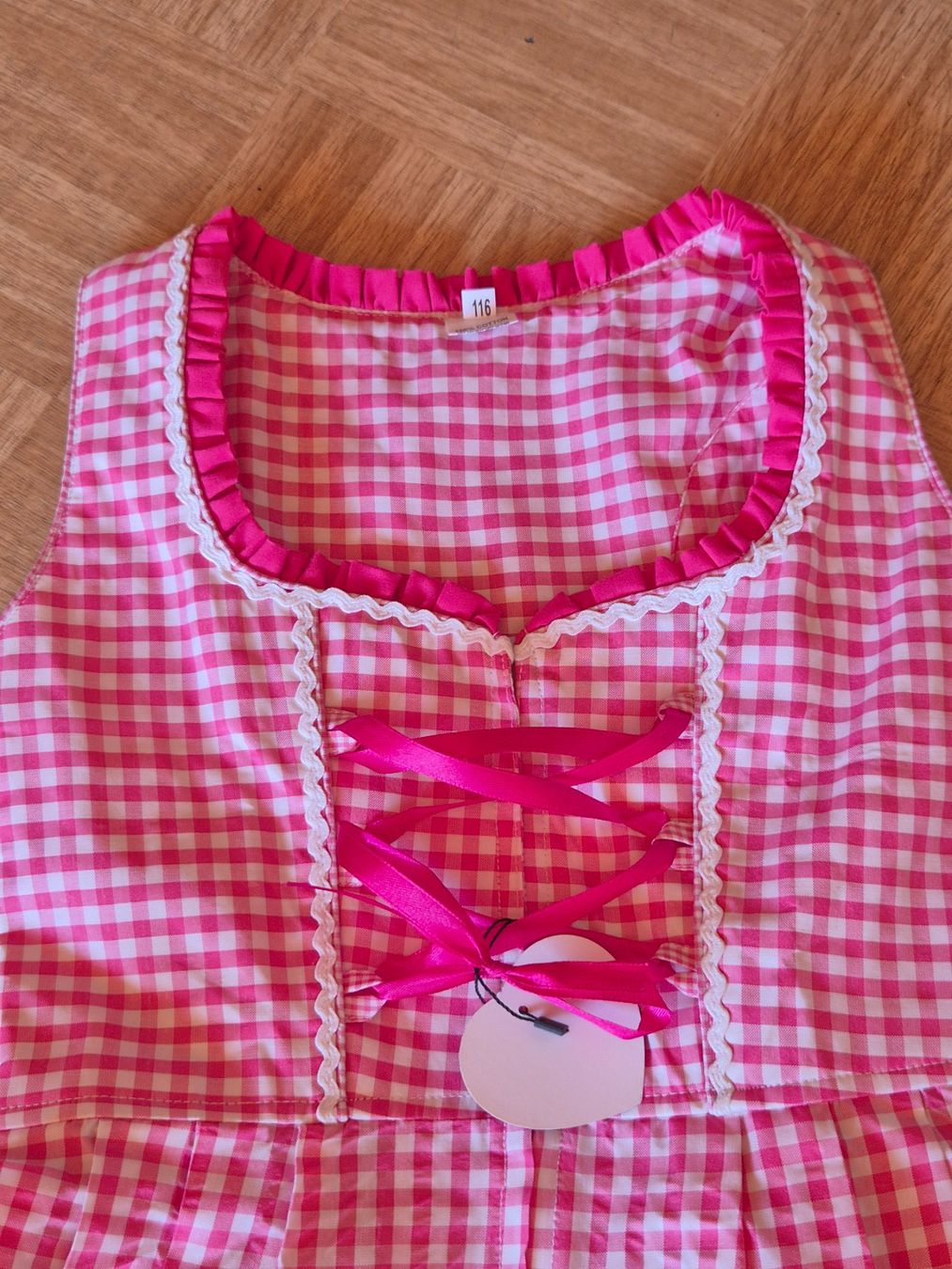 Vestiti & Gonne: Rosa Dirndl – Nuovo (secondo la descrizione) da Frutigen venduto da bueschlen.me 1