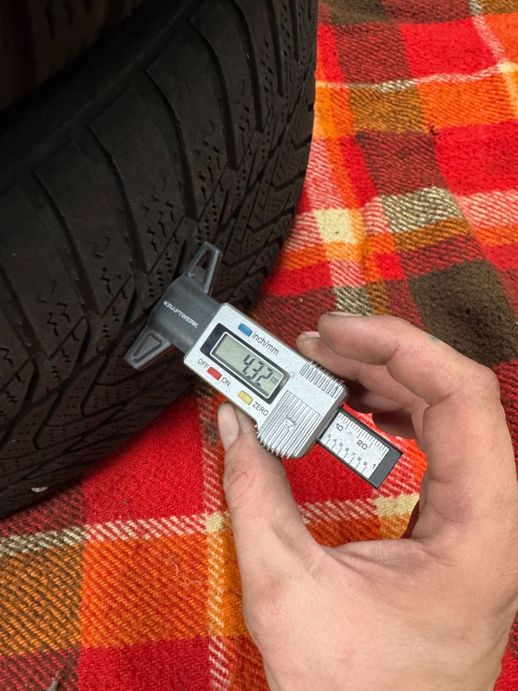 Nissan Pneumatici & Ruote complete: 4x Komplettrad Nissan Leaf ZE0 – Usato da Berneck venduto da garagekaufmann 8