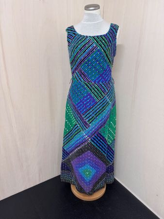 Grill Modell Kleid in Grösse 42 mit verspieltem Muster