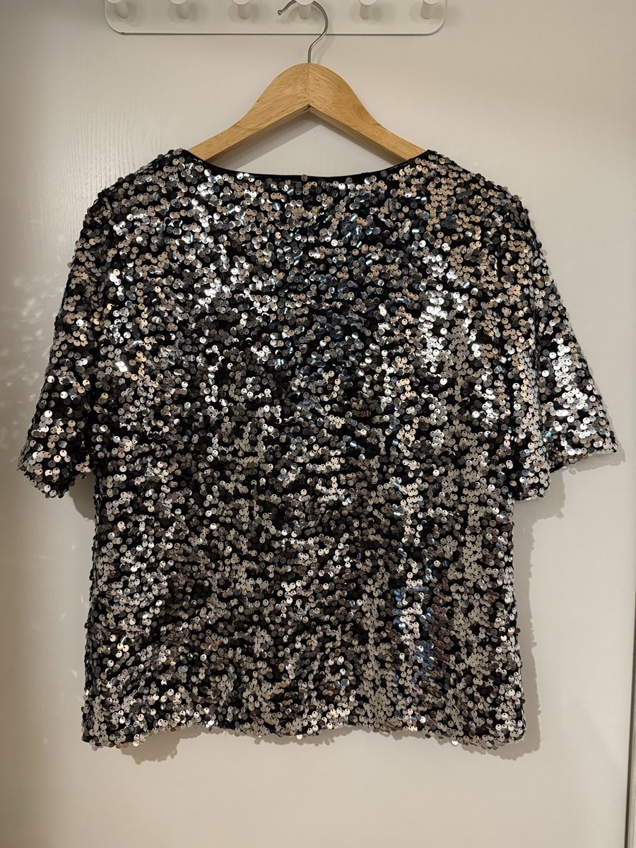 H&M Top: Haut à sequins / Taille M – Nuovo (secondo la descrizione) da MASSONGEX venduto da Luluone 1