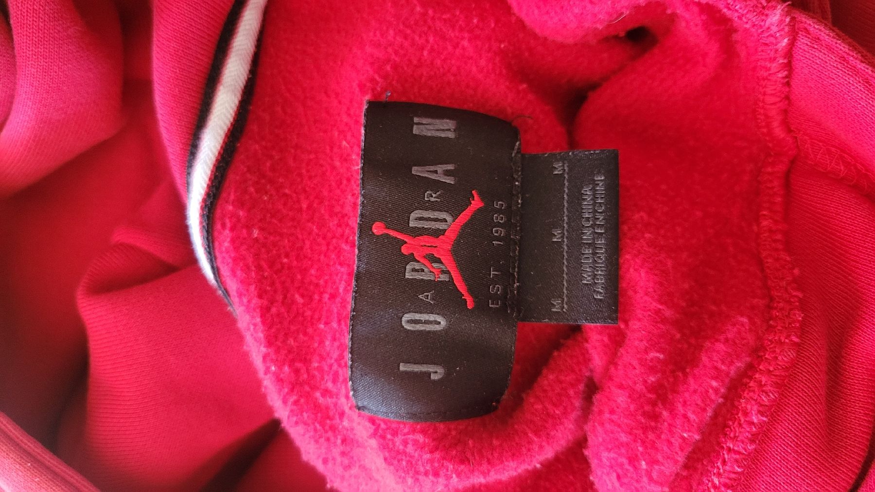 Jordan Pullover & Sweatshirts: Pull Hoodie Air Jordan Rouge – Gebraucht aus Denges von sim_pt5w 2