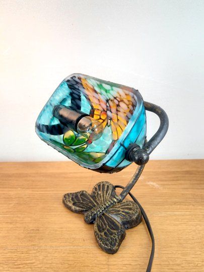 Lampade: Lampe de bureau style Tyffany – Usato da Ponts-de-Martel venduto da Henri-Louis 7