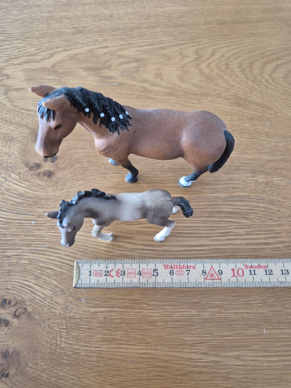 Schleich Statuette: Schleich Pferd Stute mit Fohlen – Usato da Tuggen venduto da Santasbag 1