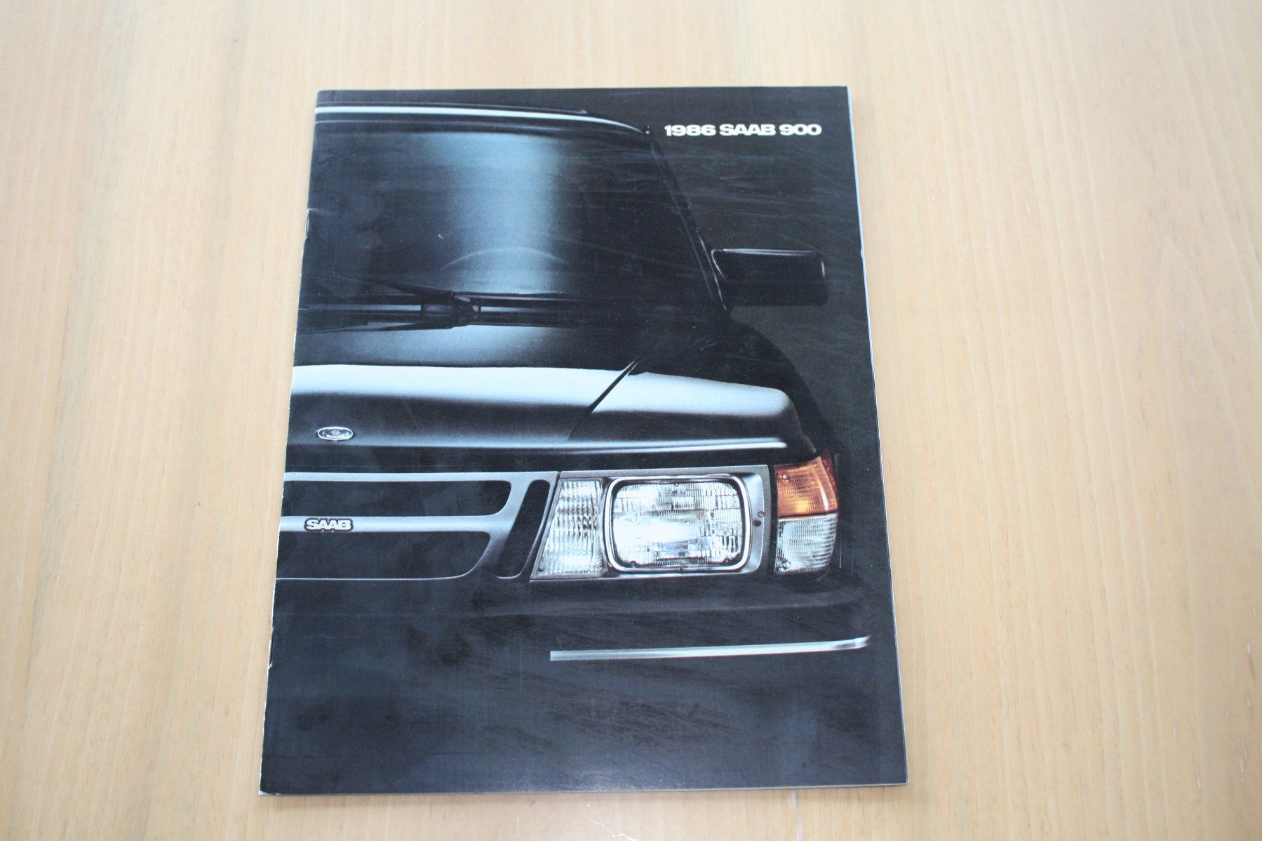 Saab Documenti: Saab 900 USA Prospekt 1986 – Usato da Wikon venduto da erwin400